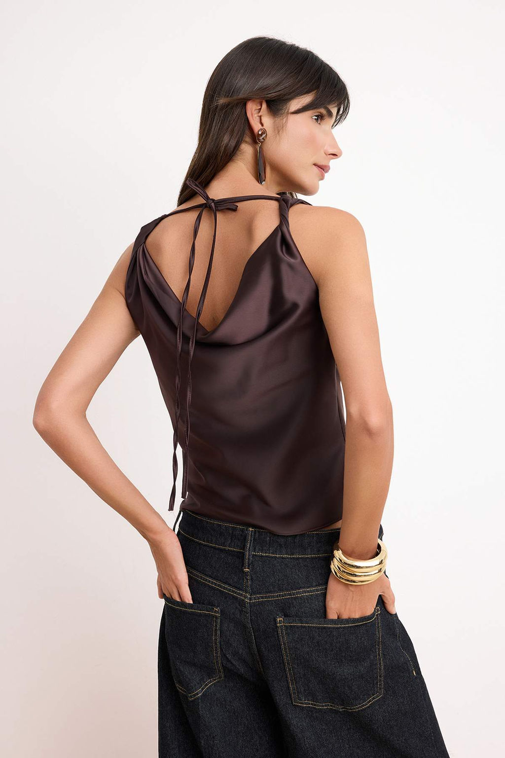 Koyu Kahverengi Duz Degaje Yaka Kolsuz Dokuma Saten Bluz TPRSS26BZ00069