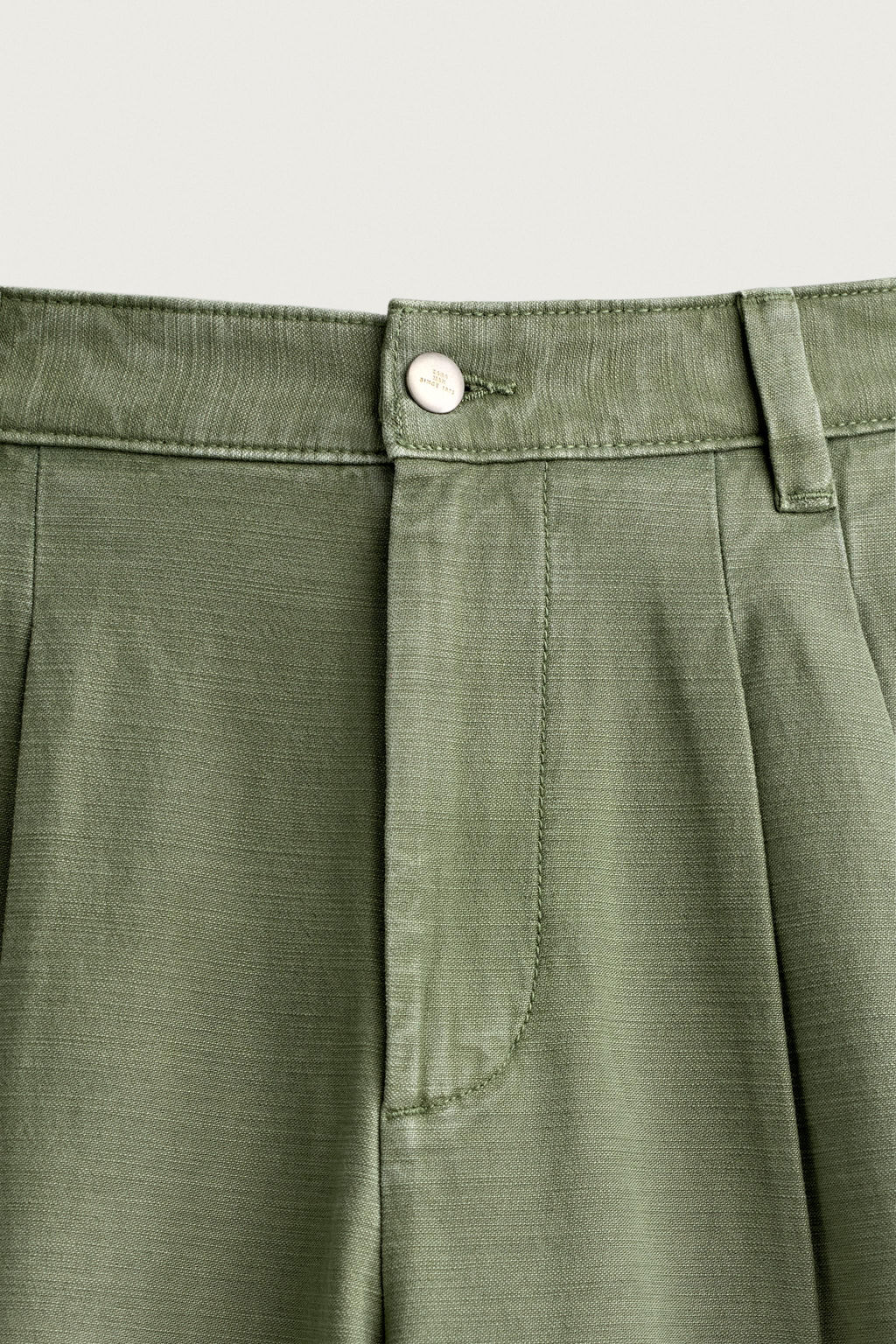 PANTAL?N CHINO BAGGY FIT PLIEGUES / Verde medio