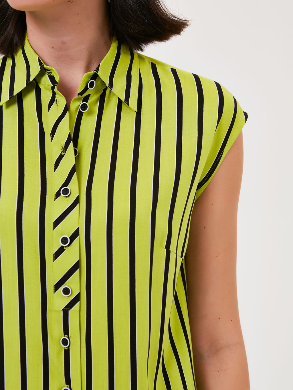 Блуза из вискозы в полоску