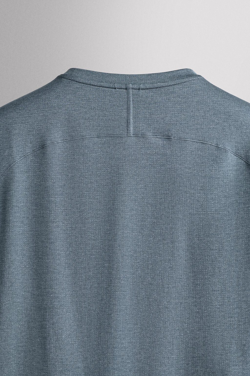 CAMISETA T?CNICA ESTRUCTURA / Azul vigor?