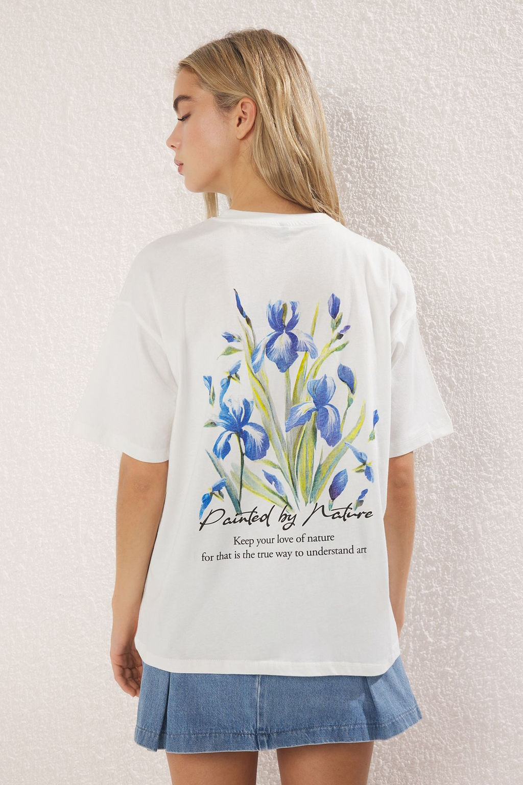 Trendyolmilla Ekru %100 Pamuk On ve Arka Cicek Bask?l? Oversize/Genis Kesim Orme T-Shirt TWOSS25TS00204 фото 3