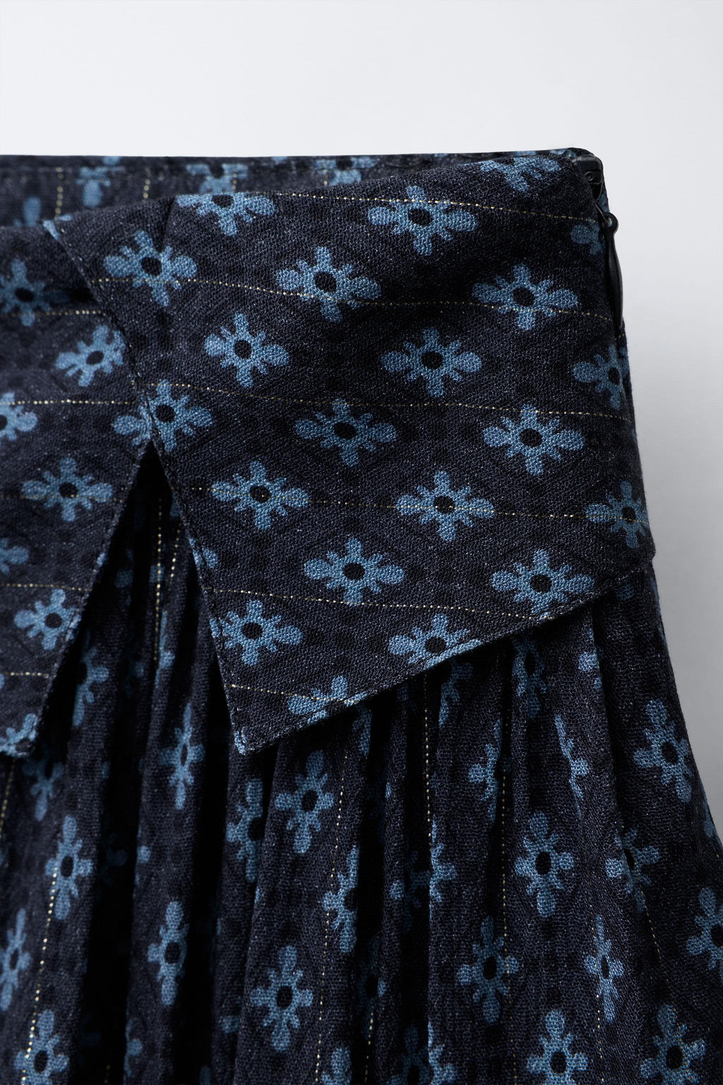 BERMUDA SKORT WITH SHINY FLORAL PRINT - Zara фото 3