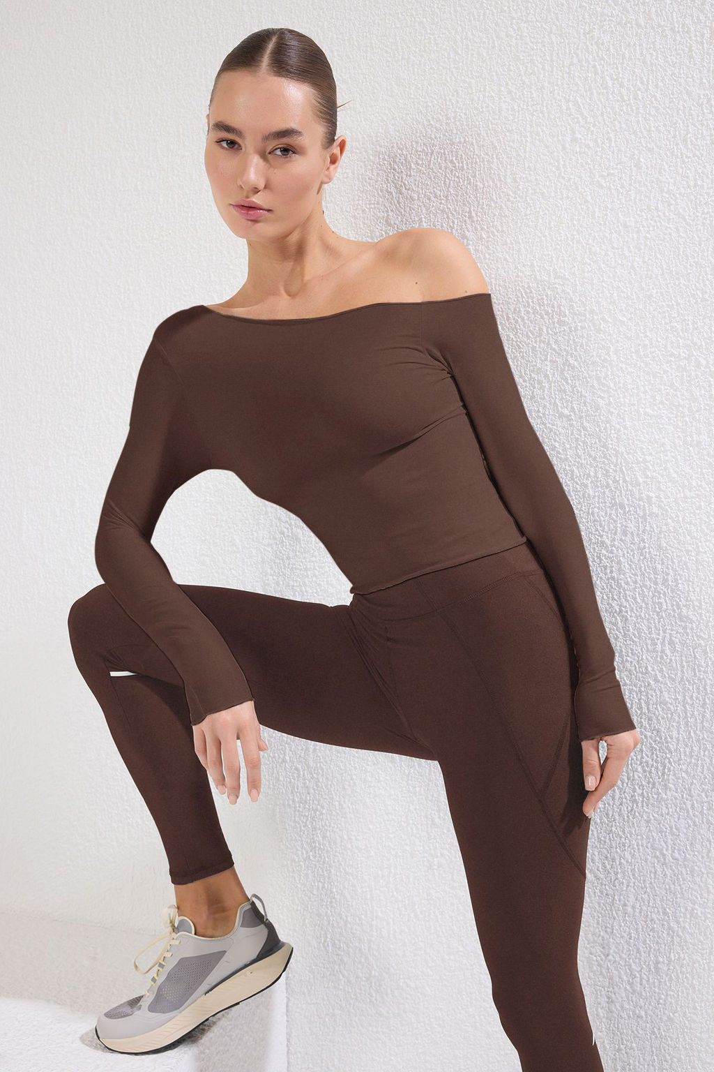 Kahverengi Seamless/Dikissiz Uzun Kollu Orme T-Shirt THMSS25TS00004