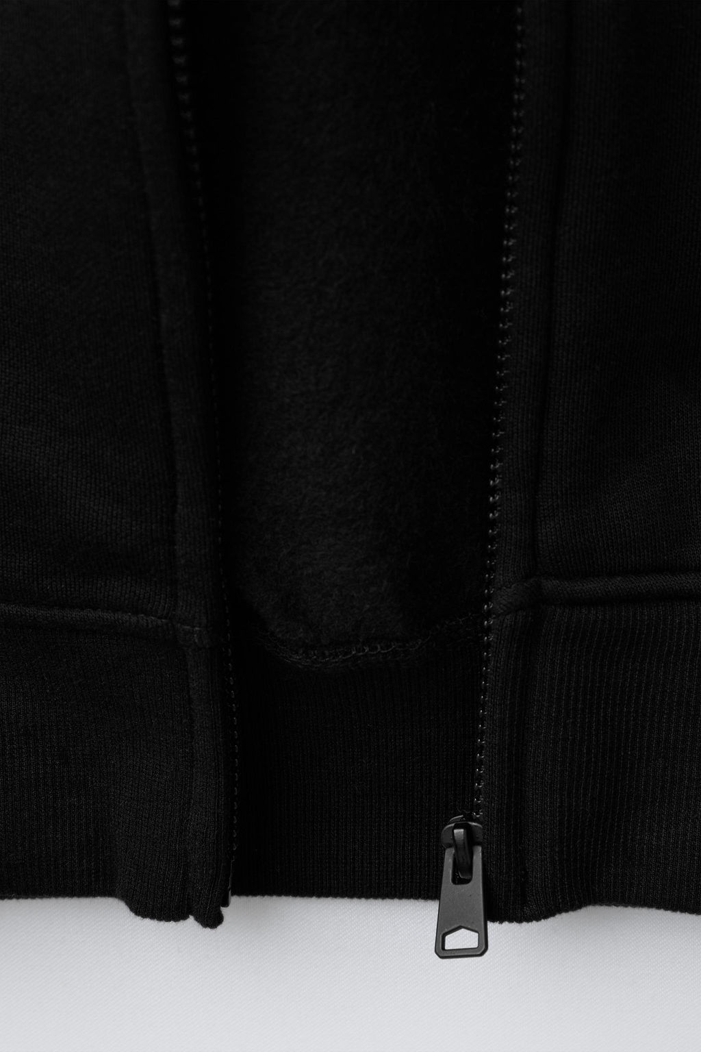 SUDADERA FELPA CREMALLERA / Negro - Zara фото 4
