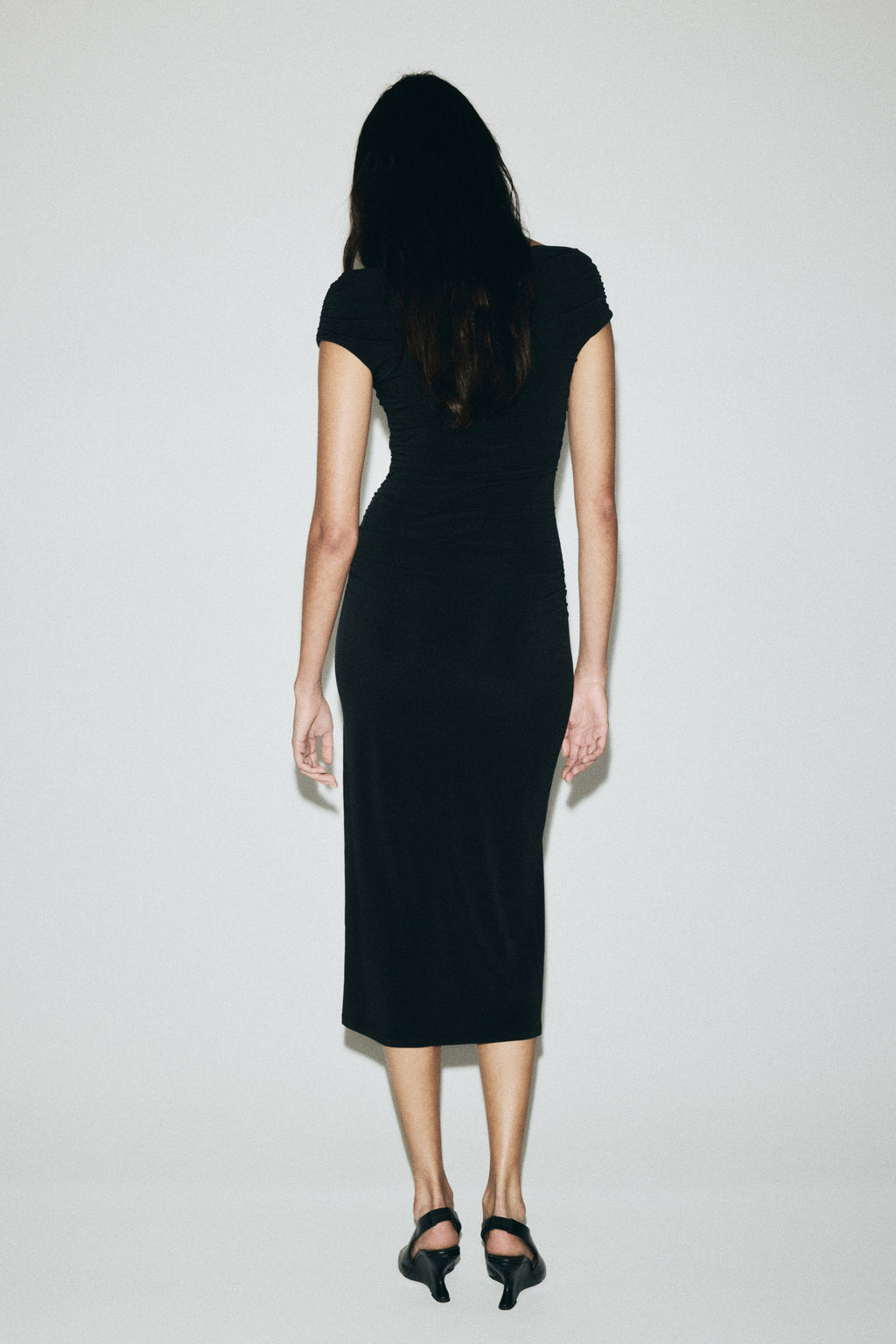Vestido off-the-shoulder - H&m фото 4