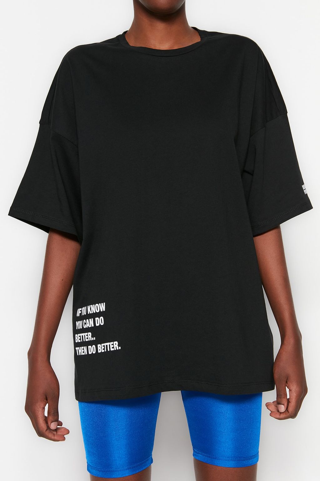 TRENDYOLMILLA Siyah %100 Pamuk Slogan Bask?l? Oversize/Genis Kal?p Bisiklet Yaka Orme T-Shirt TWOSS23TS00183 фото 8