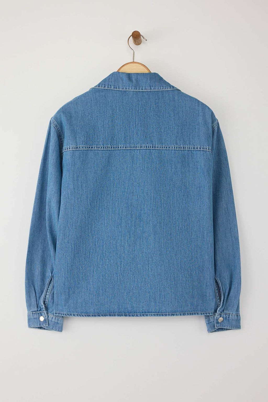 Mavi Kusgozu Baglama Detayl? Denim Gomlek TWOAW26GO00003 - Trendyolmilla фото 7