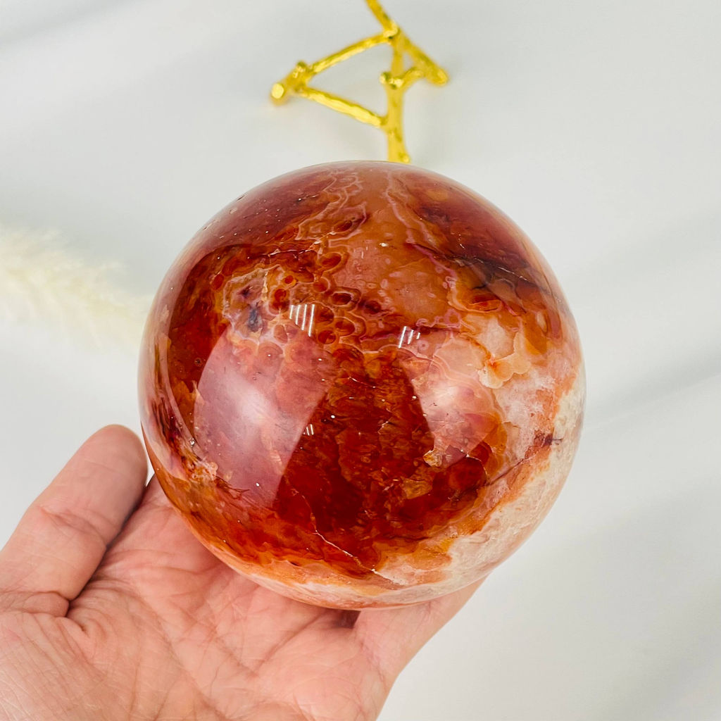 Шар из Сердолика на подставке