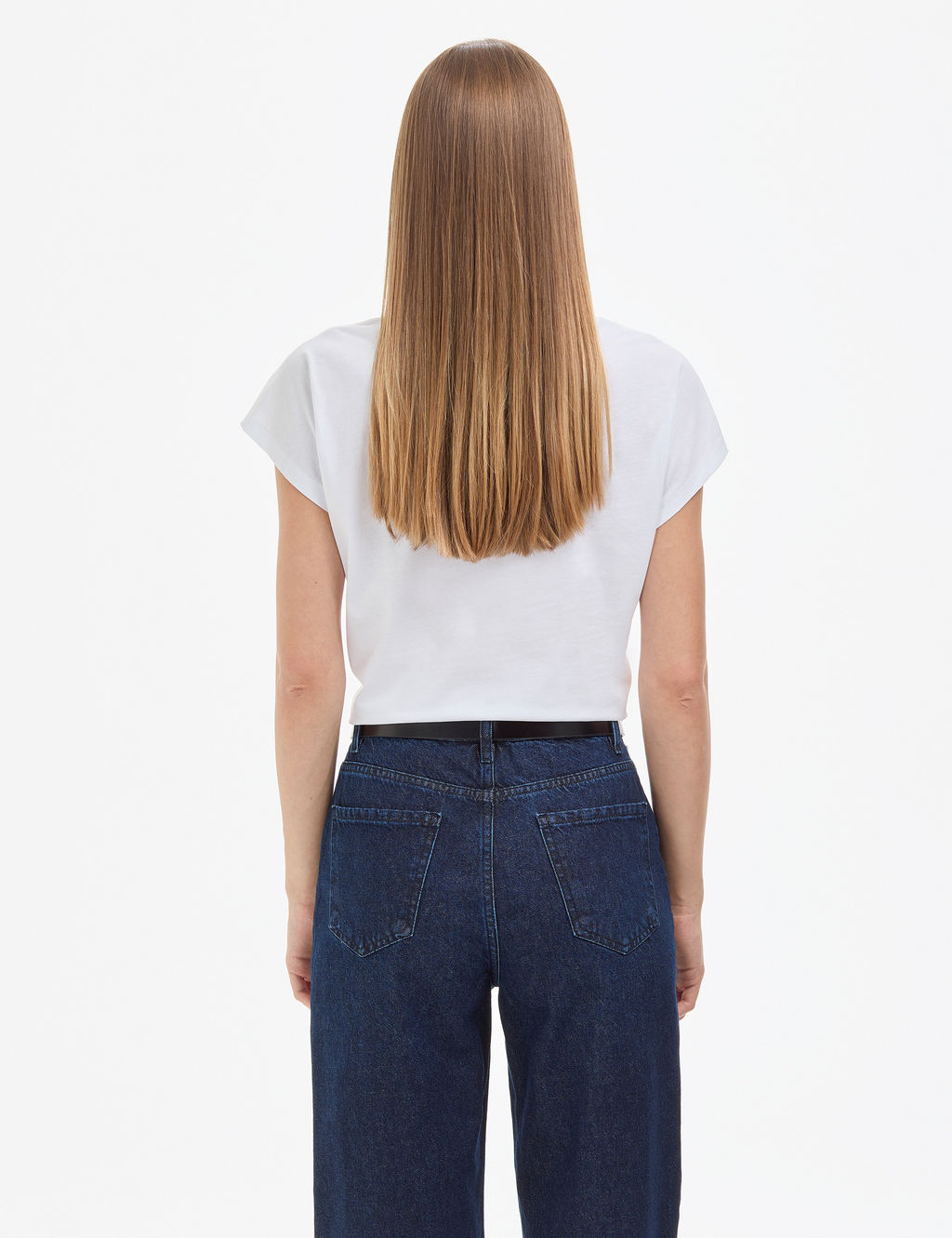 Beyaz Regular Fit V Yaka Basic Ti__rt