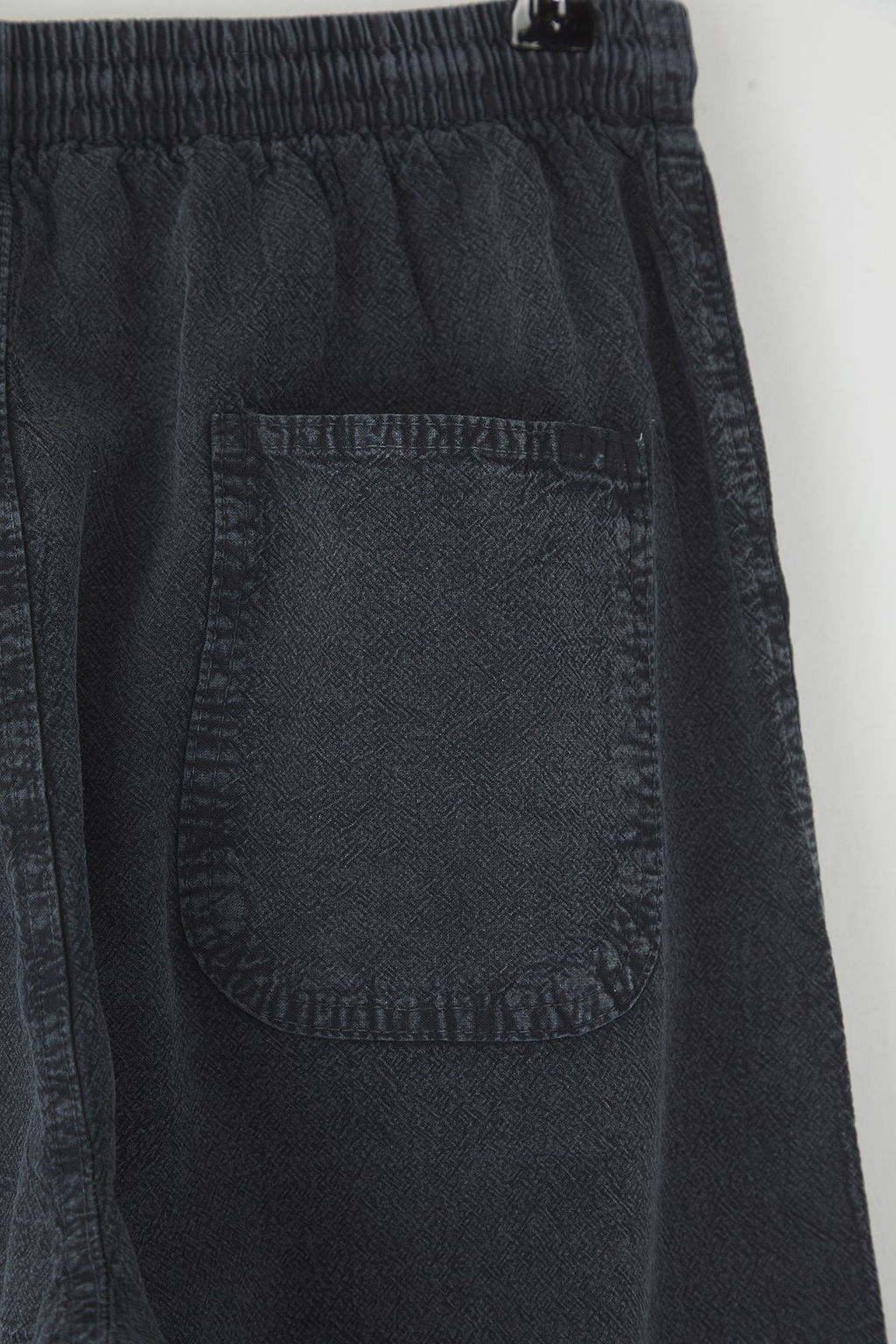 TRENDYOL MAN Antrasit Slim Y?kama/Eskitme Gorunumlu Jogger Beli Pacas? Lastikli Yazl?k Pantolon TMNSS25PL00032 - Trendyolmilla фото 4
