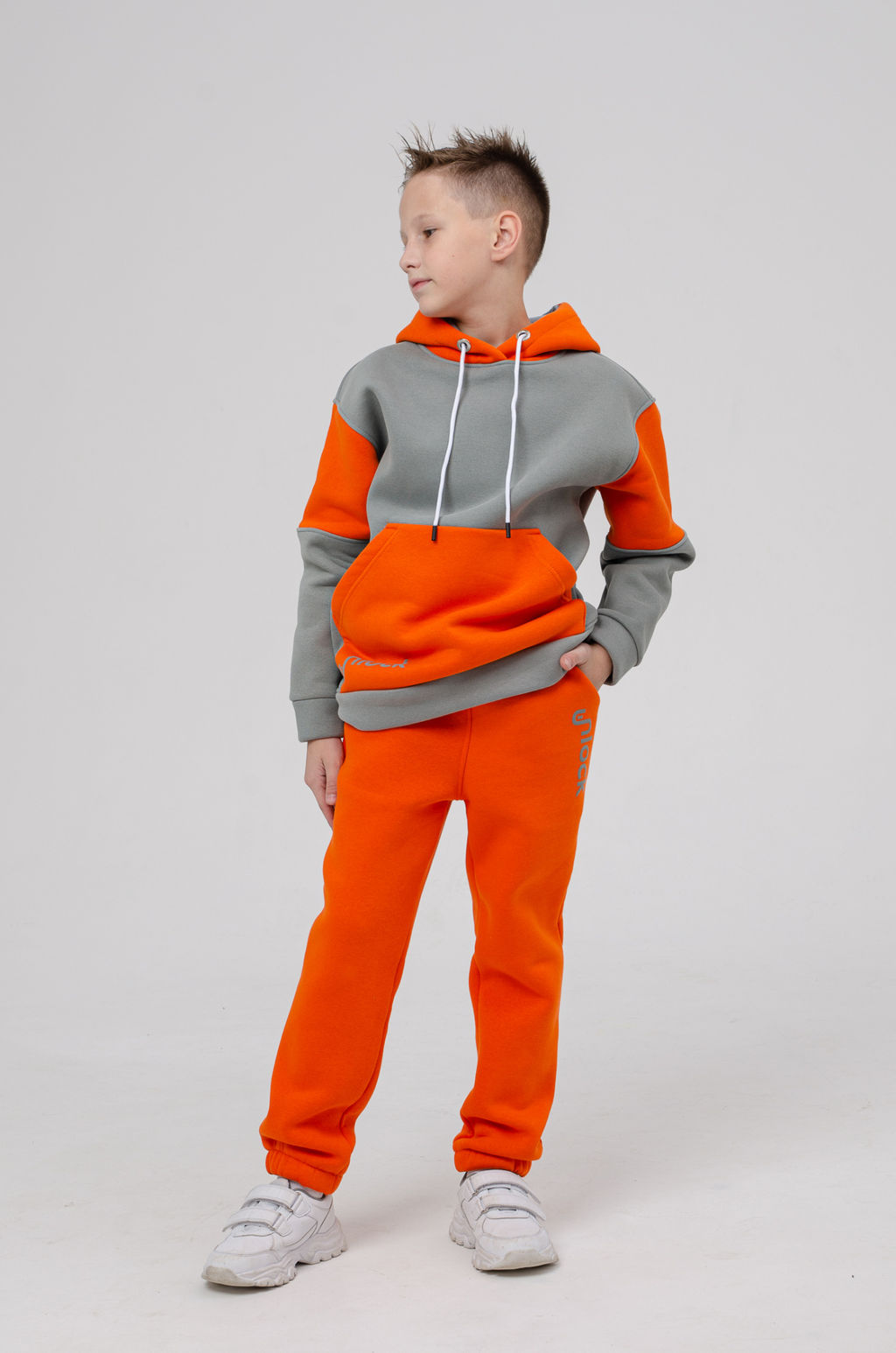 886Д Костюм детский "Серый/оранжевый"