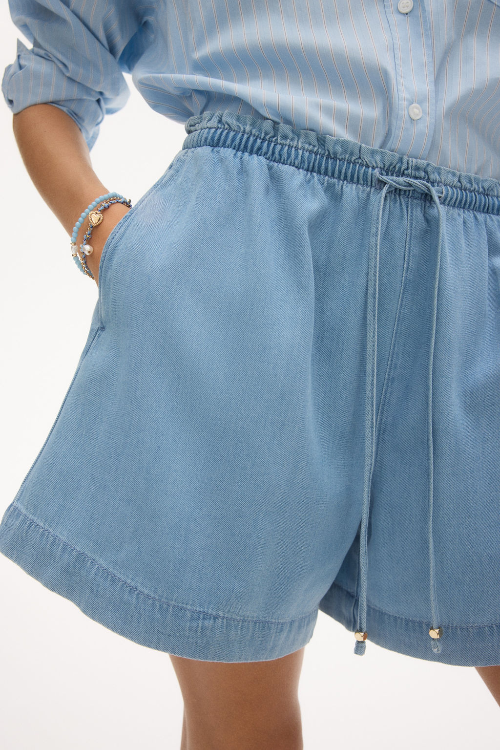Pantal?n corto en denim con cord?n de ajuste - H&m фото 6