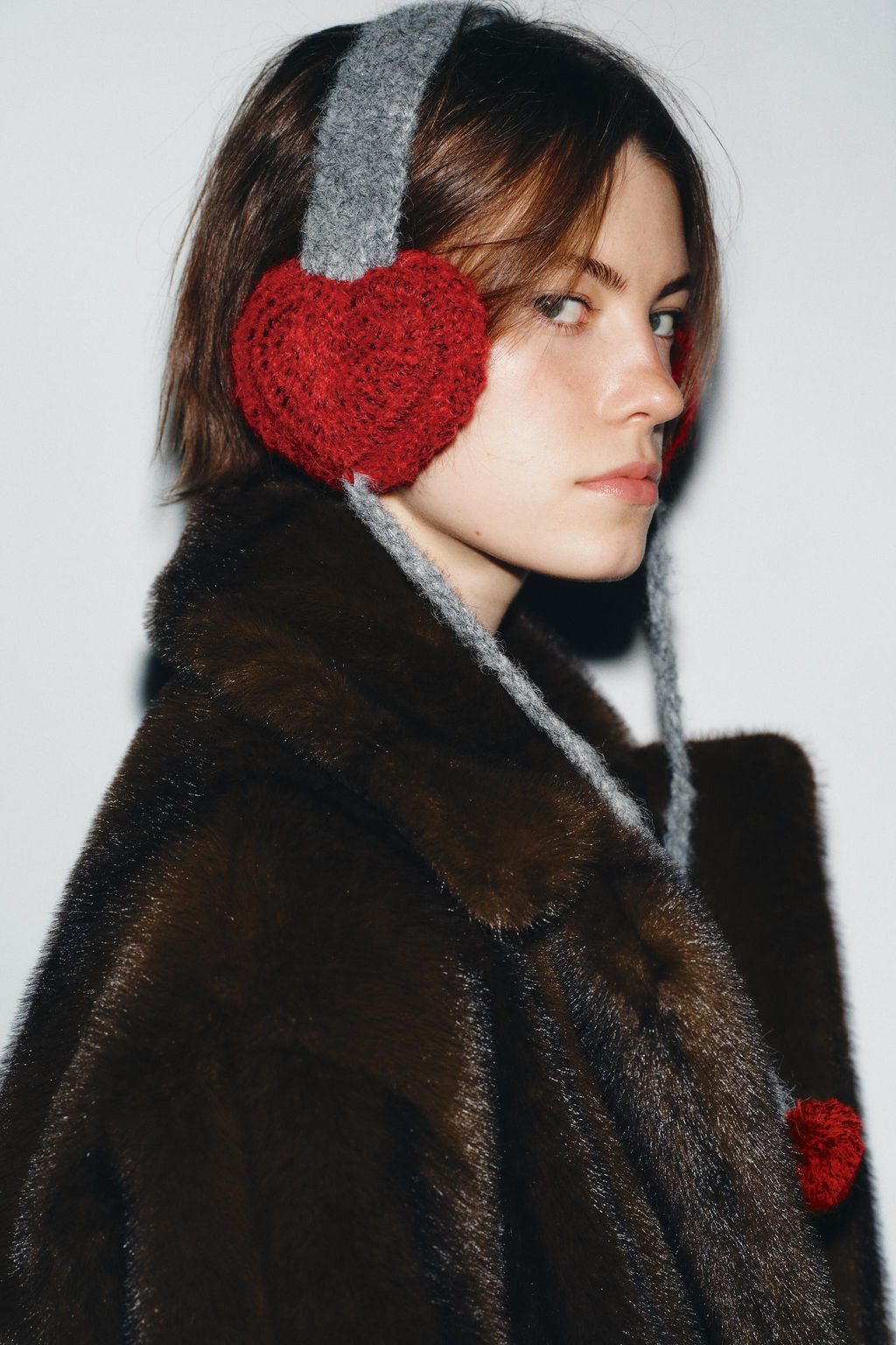 KNITTED HEART POMPOM EARMUFFS - Zara фото 2