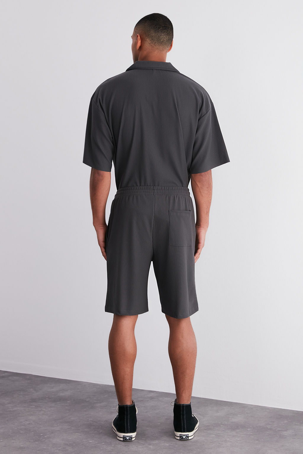 Fume Oversize/Genis Kesim Dokulu K?r?smaz Ottoman Sort TMNSS24SR00037