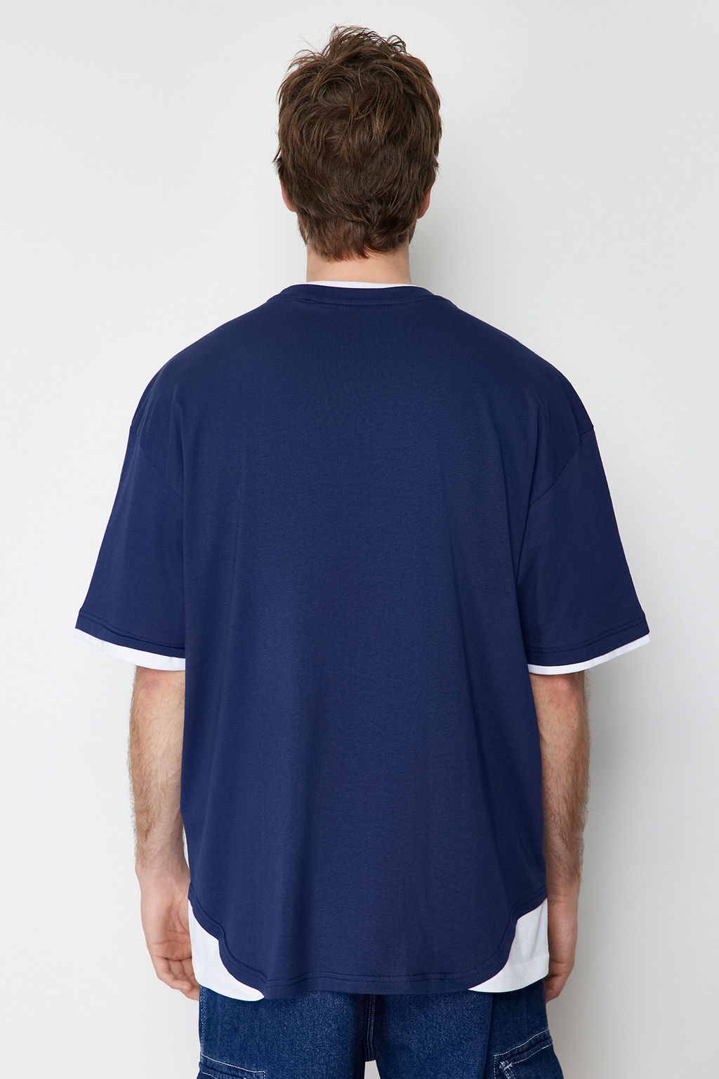 Lacivert Oversize/Genis Kesim Beyaz Panelli K?sa Kol %100 T-Shirt TMNSS22TS0225 - Trendyolmilla фото 6