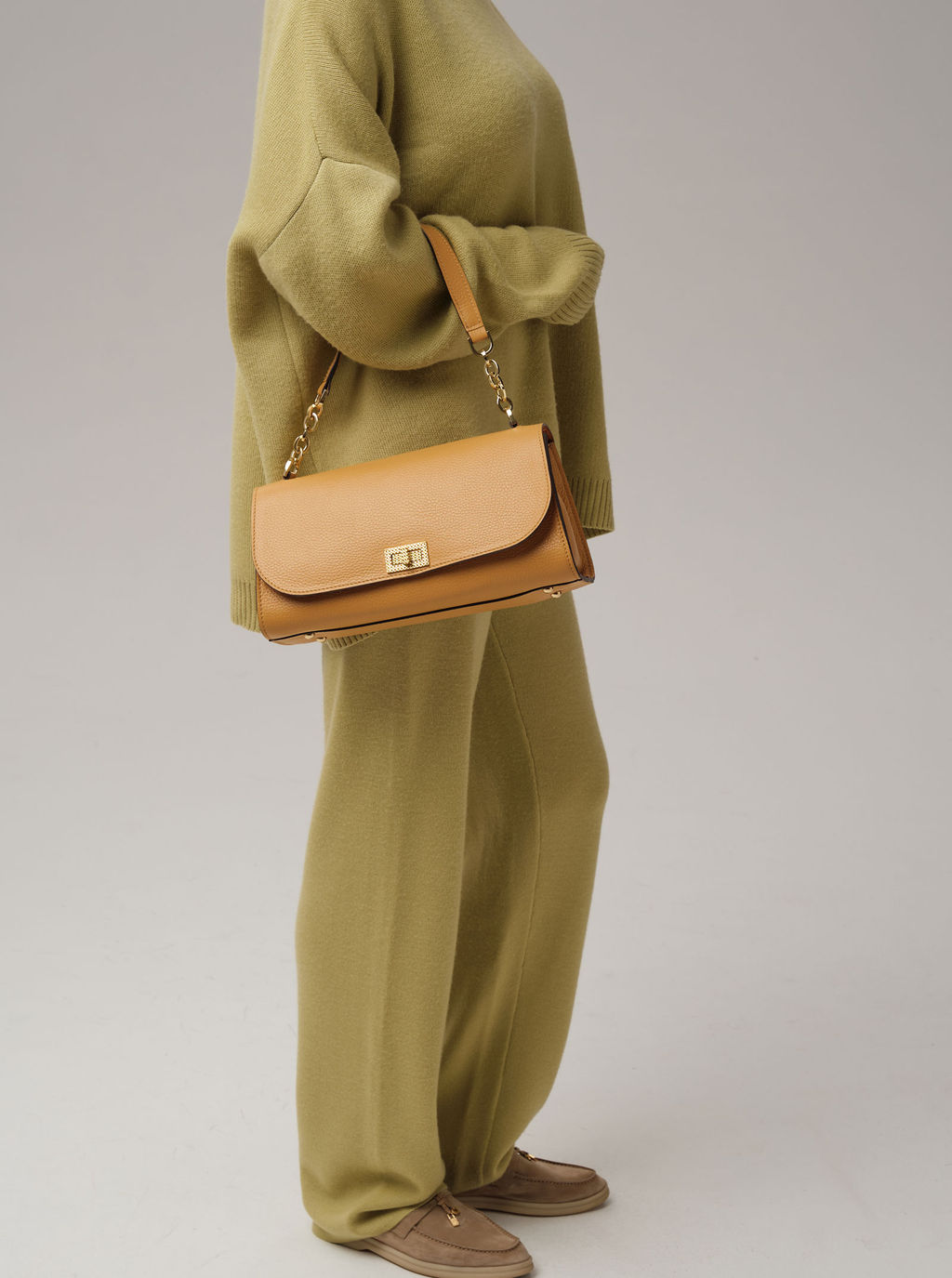 Кожаная сумка Azaro 30726 нюдовый