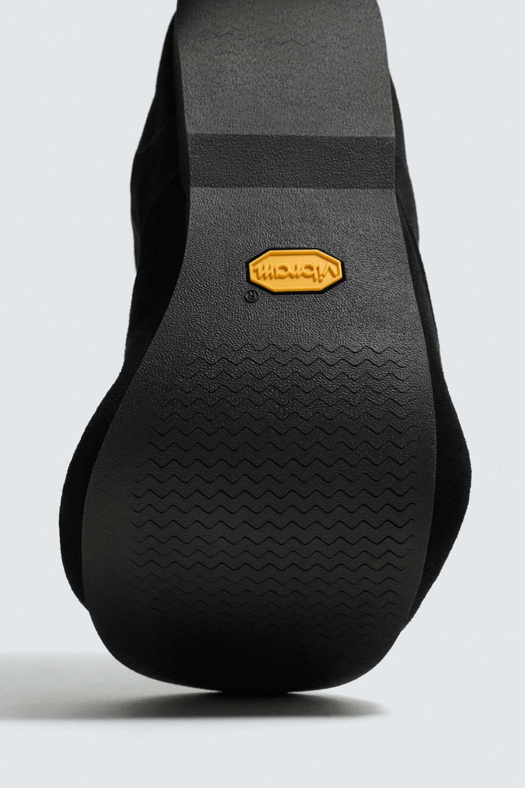 BOTA PIEL SUELA VIBRAM® AARON LEVINE X ZARA / Negro  фото 8