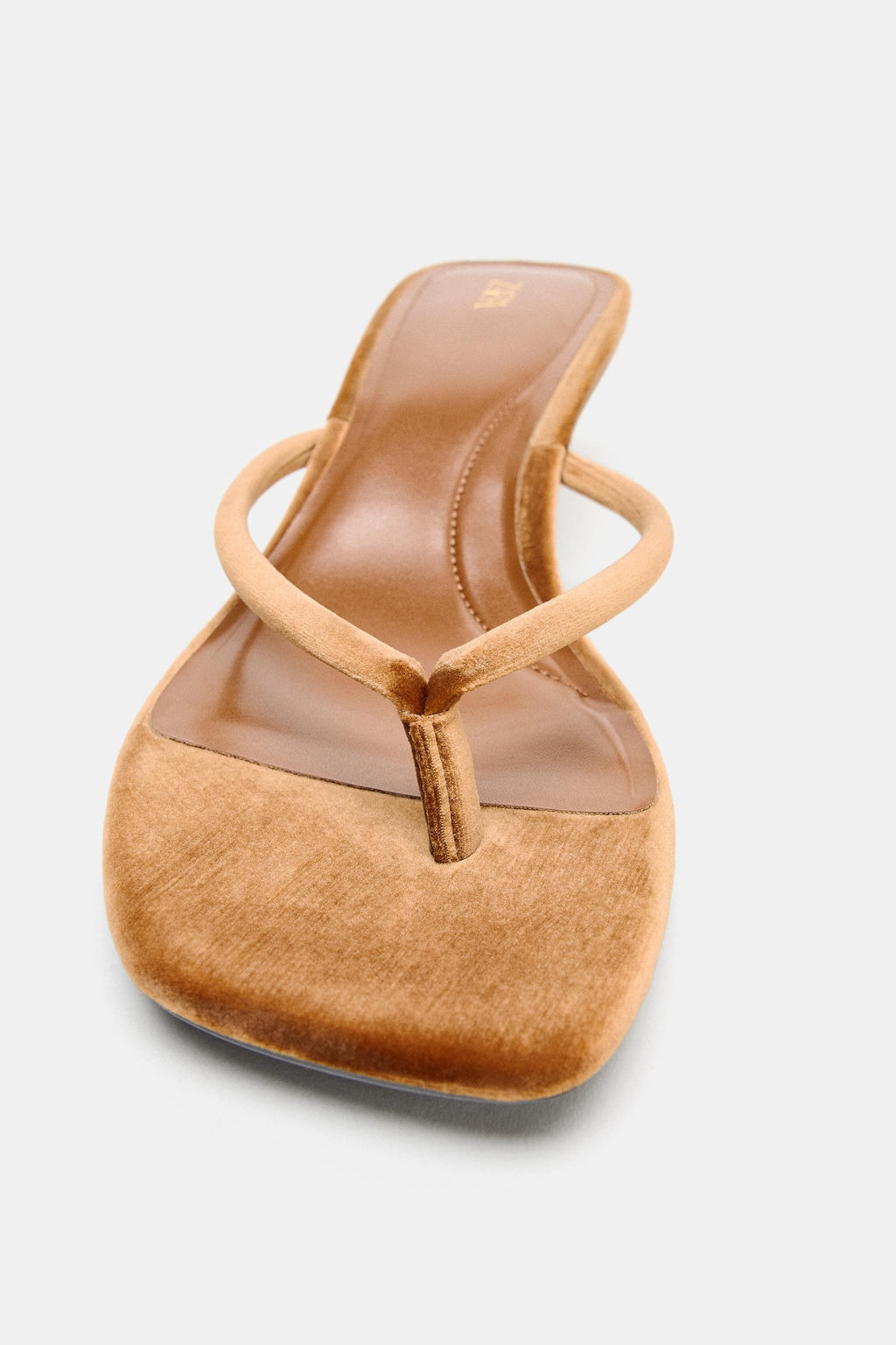 SANDALIA EFECTO TERCIOPELO / Ocre - Zara фото 3