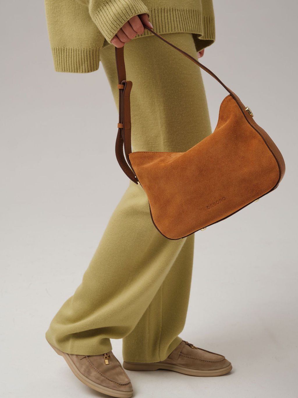 Замшевая сумка Deboro 30610 коричневый лист