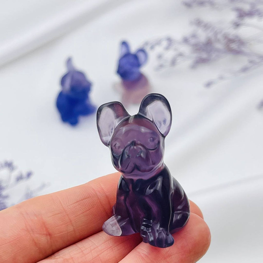 Фигурка резная "Французский бульдог" из Флюорита