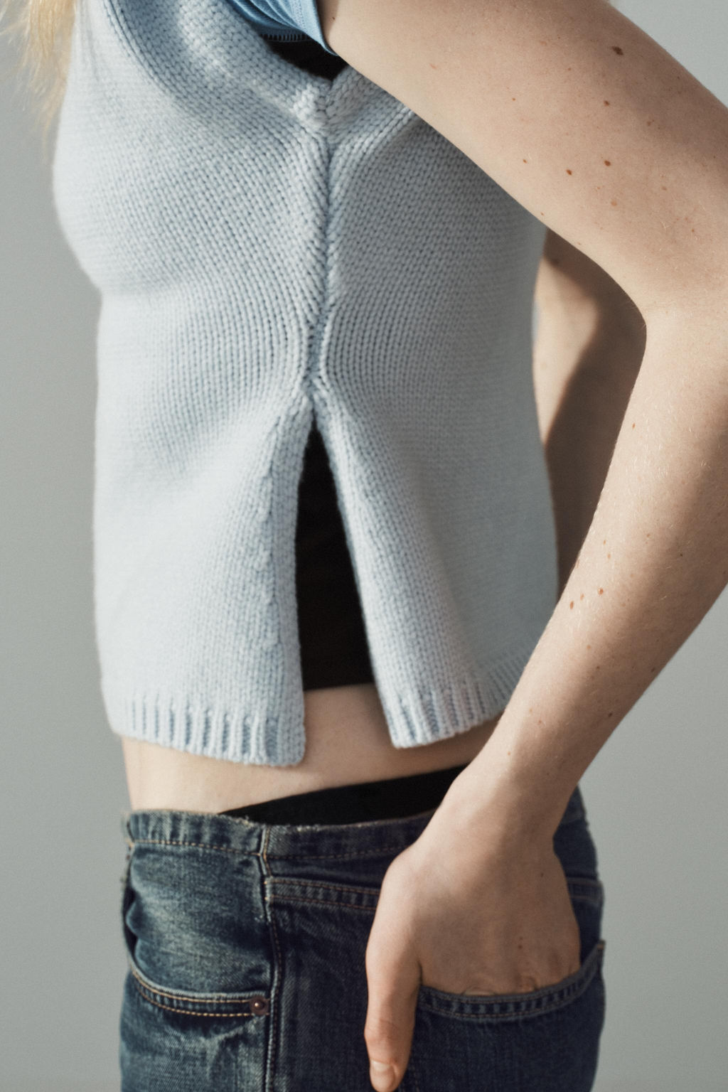 KNIT WAISTCOAT WITH DEFINED SHOULDERS - Zara фото 5