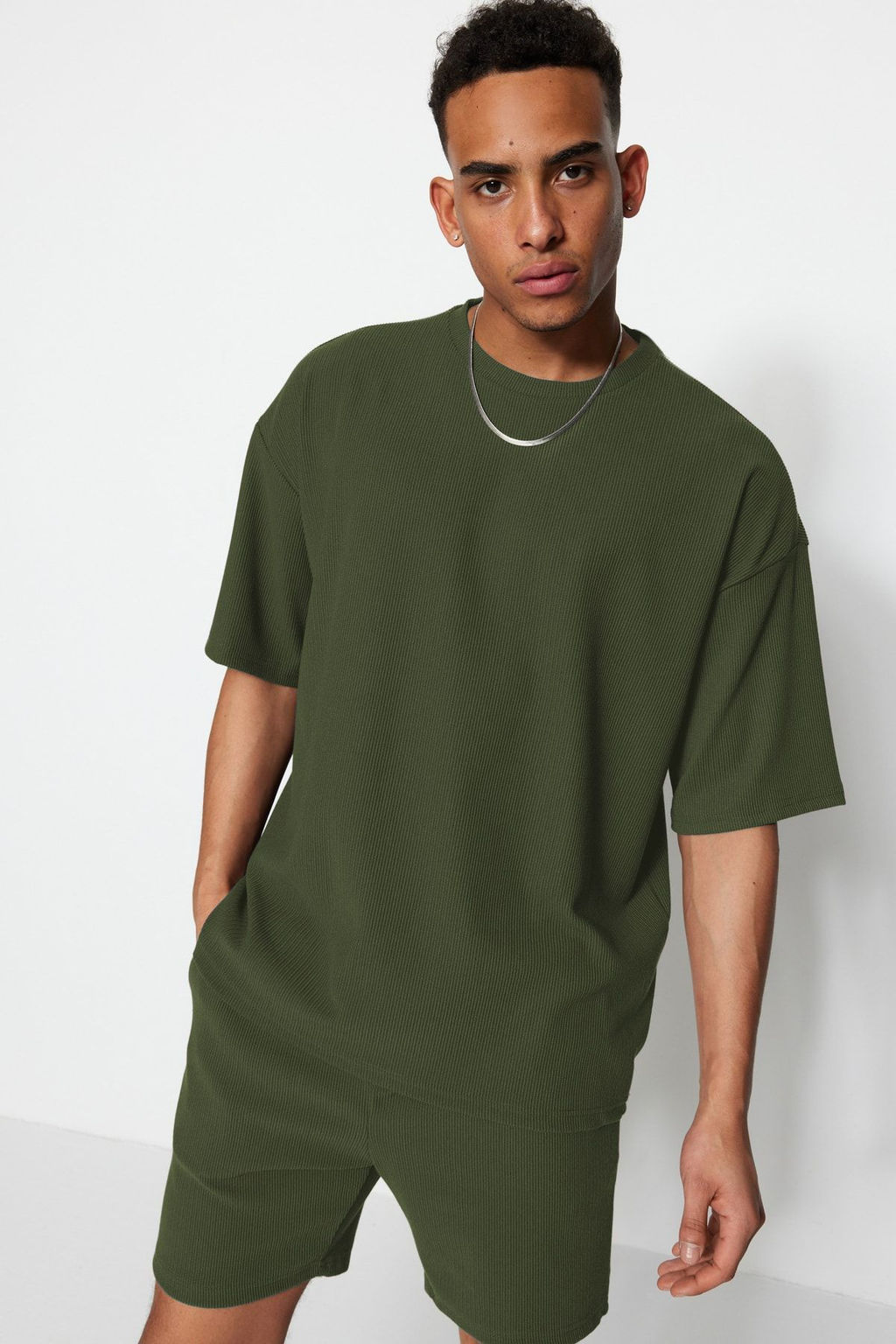 TRENDYOL MAN Kahverengi Premium Oversize Bisiklet Yaka K?sa Kol Dokulu K?r?smaz Ottoman T-Shirt TMNSS23TS00081 - Trendyolmilla фото 32