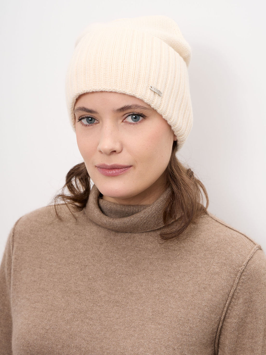 Шапка из кашемира 04301 кремовая