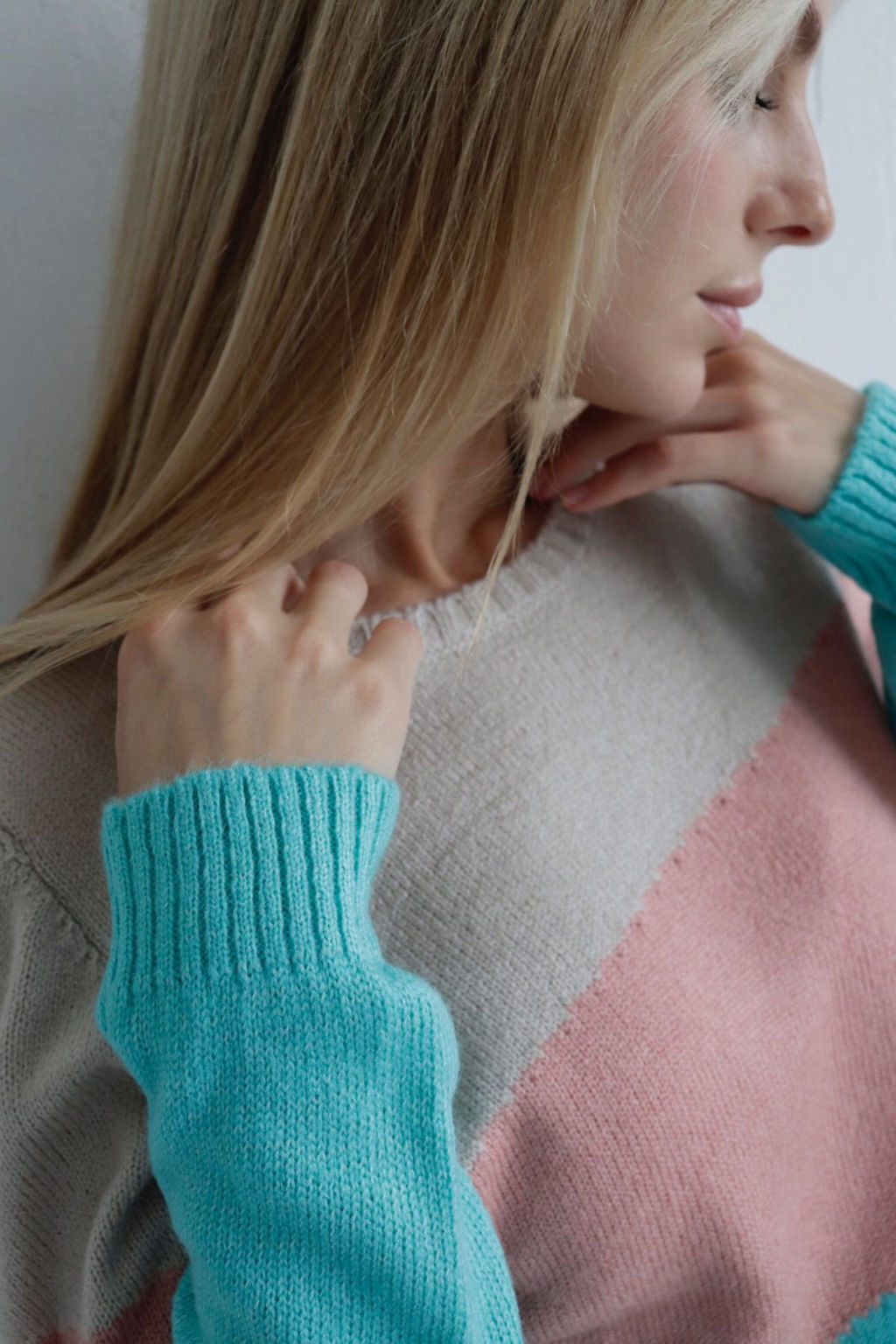 Джемпер колор блок в цвете тиффани-пудра-беж - Martichelli фото 23