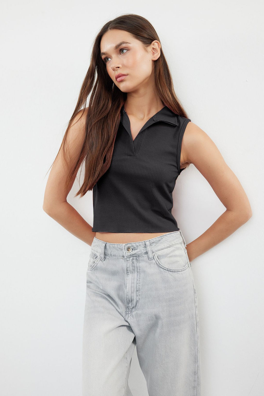 Antrasit Fitted/Vucuda Oturan Polo Yaka Crop Esnek Orme Bluz TWOSS22BZ0335