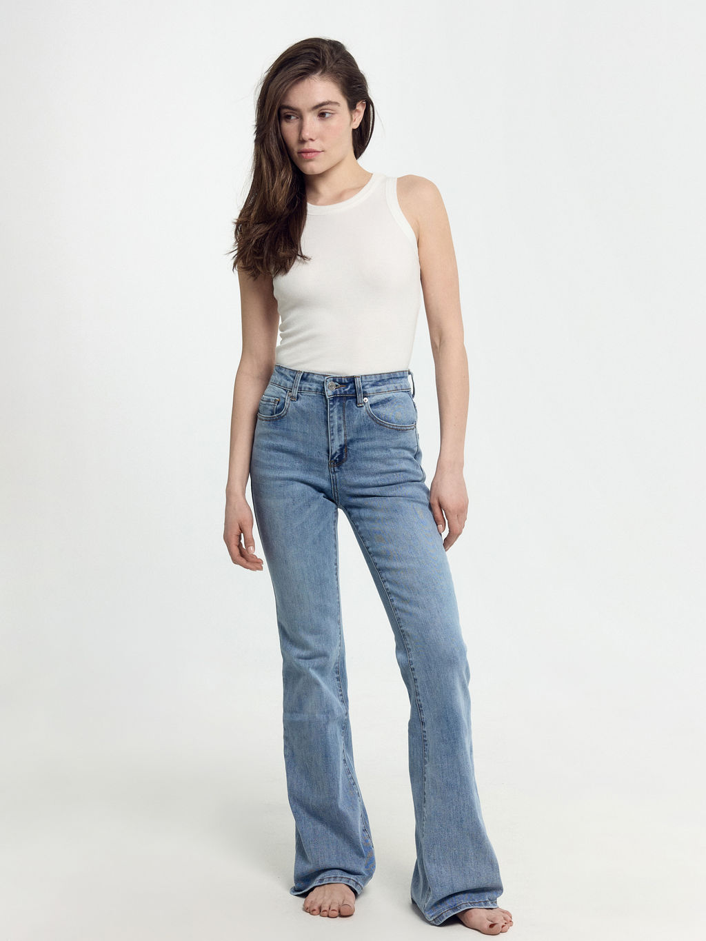 Брюки женские джинсовые FLARE FIT голубые голубой 2024-DTW1701-3 - Mark formelle фото 6