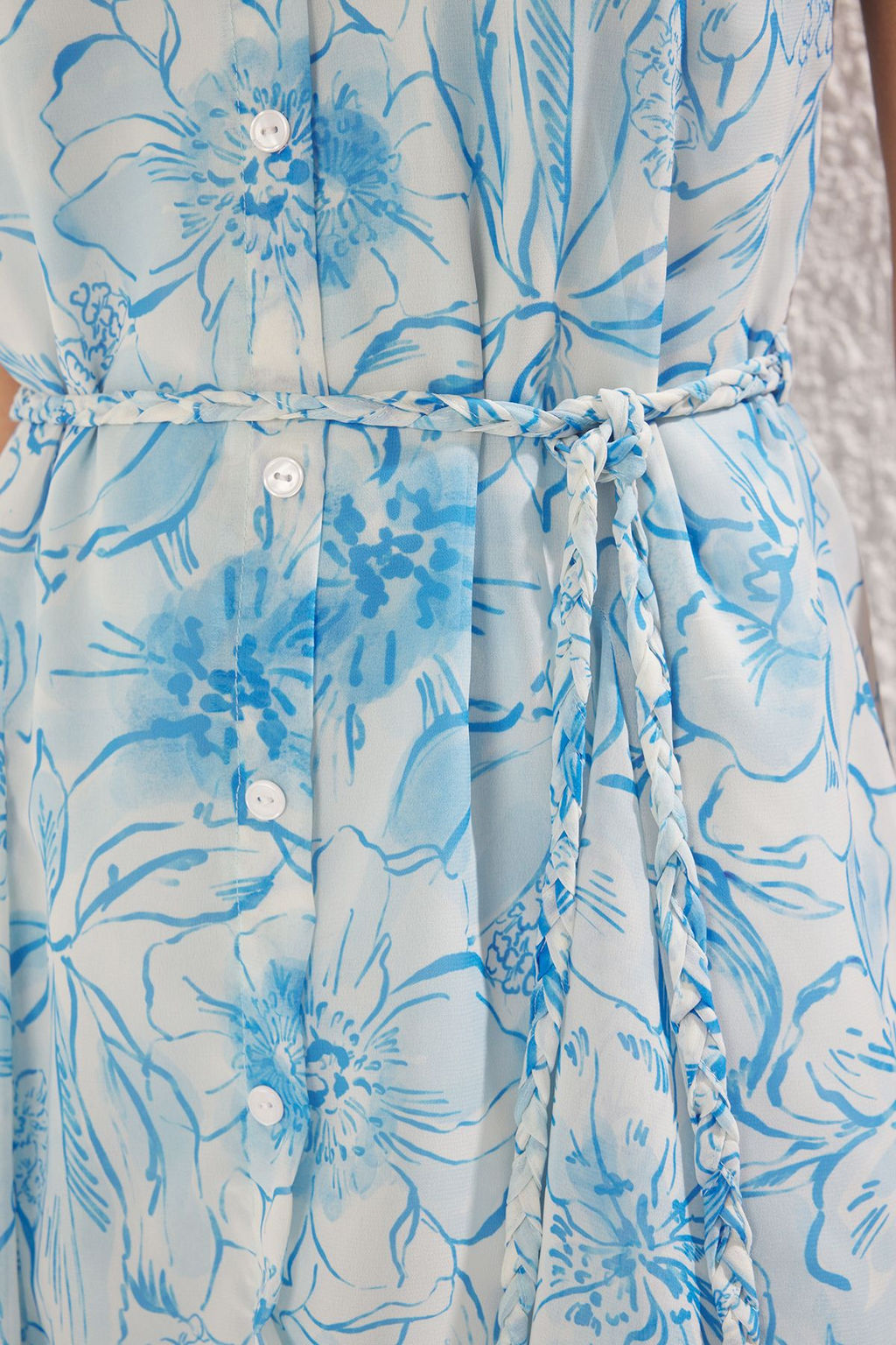TRENDYOLMILLA Mavi Kusakl? Cicekli Etegi Belden Ac?lan Mini Astarl? Sifon Dokuma Elbise TWOSS25EL00730  фото 3