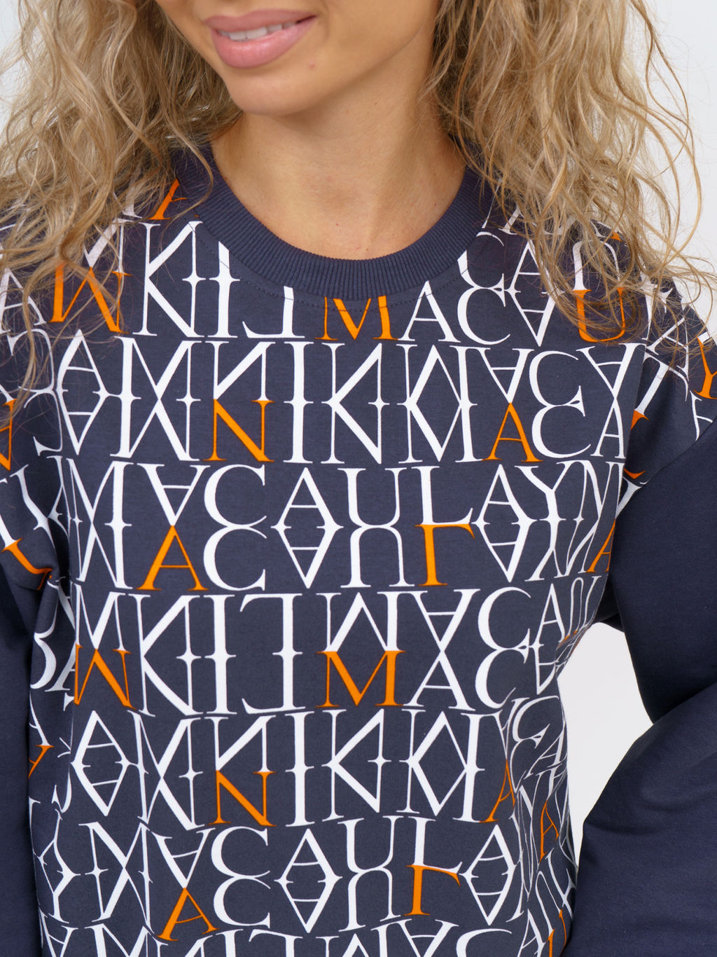 892 Свитшот "Серый/буквы/оранжевый"