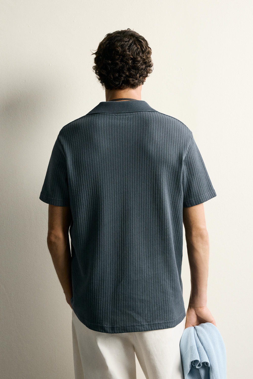 POLO REGULAR FIT ESTRUCTURA CALADOS / Plomo - Zara фото 3