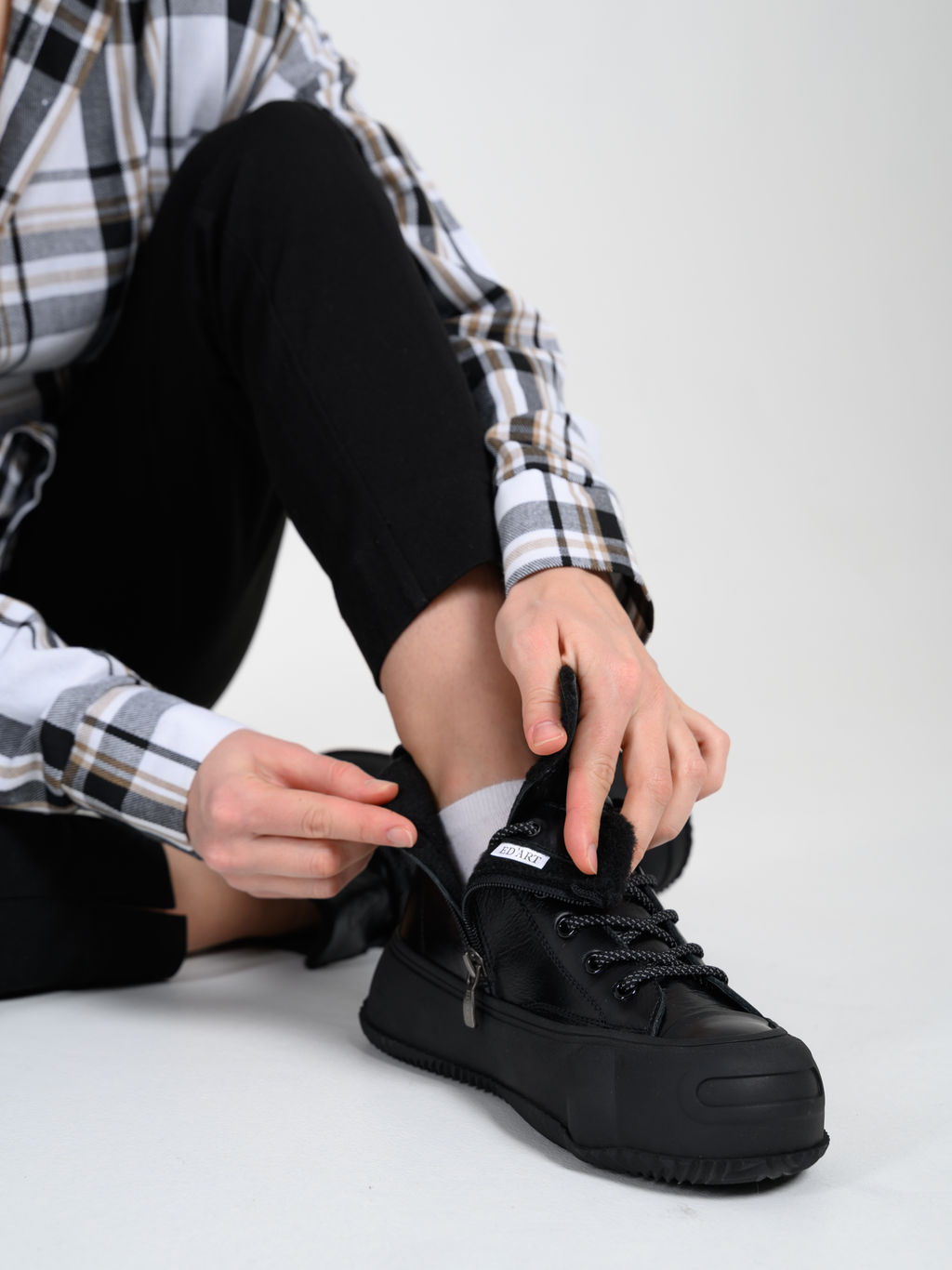 Ботинки 217.PODYUM151bl.Черный/байка