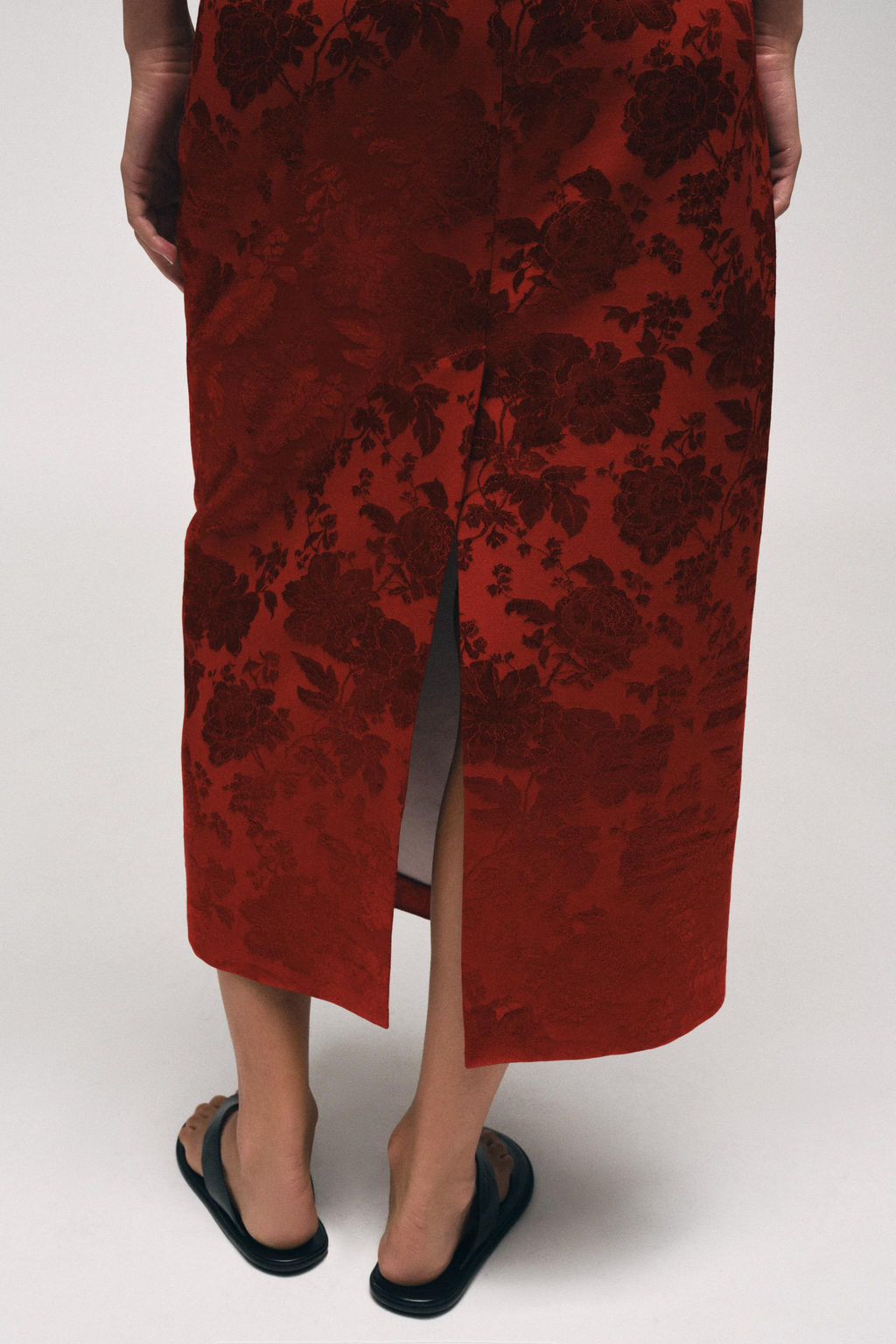 FALDA MIDI JACQUARD FLORES / Burdeos - Zara фото 2