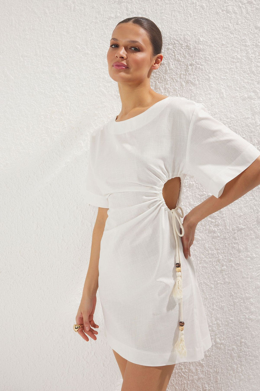 Ekru Dokuma Cut outl? Plaj Mini Elbise TBESS25EL00102