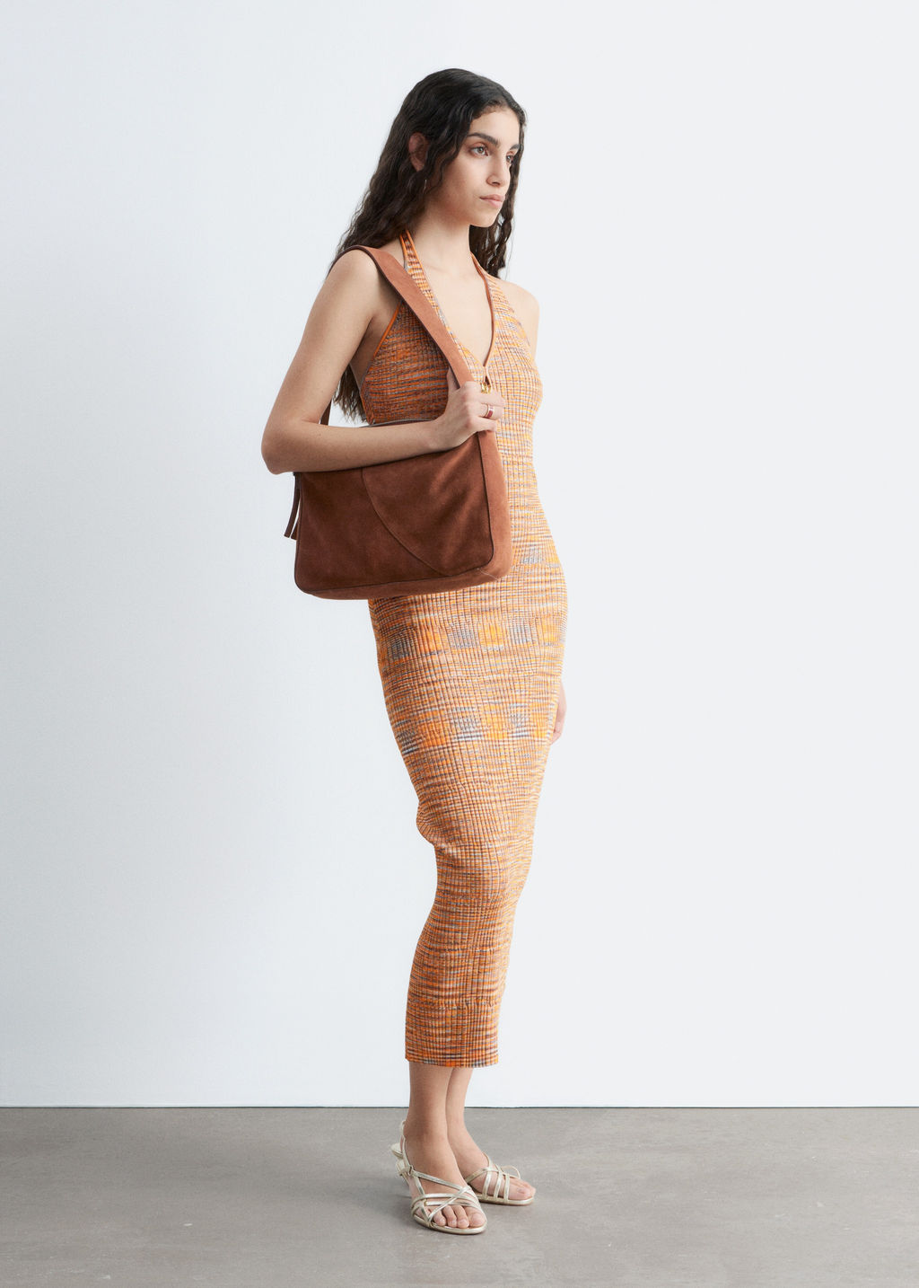 Vestido midi jaspeado con cuello halter - H&m фото 4
