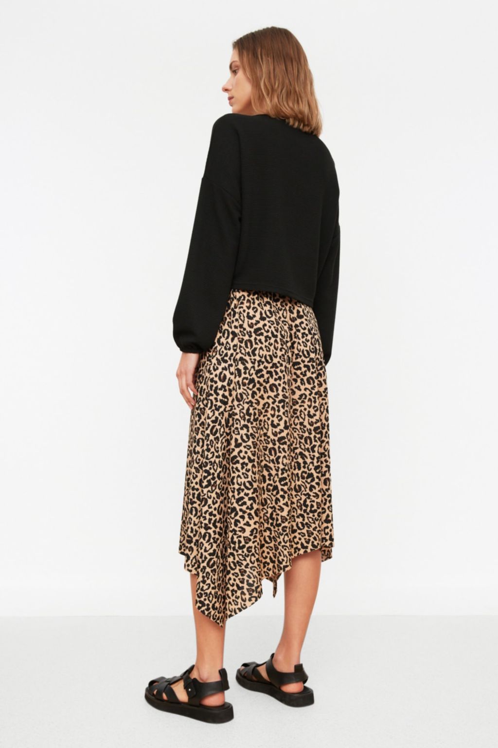 TRENDYOLMILLA Siyah Volanl? Asimetrik Yuksek Bel Midi Esnek Orme Etek TWOAW20ET0440  фото 17