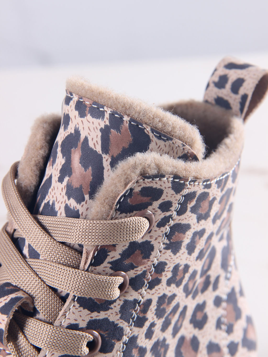 Ботинки 217.91505be.Бежевый леопард/мех