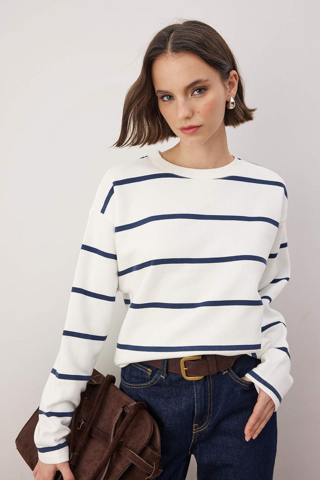 Ekru Cizgili Regular/Normal Kal?p Bisiklet Yaka Orme Sweatshirt TWOAW26SW00255