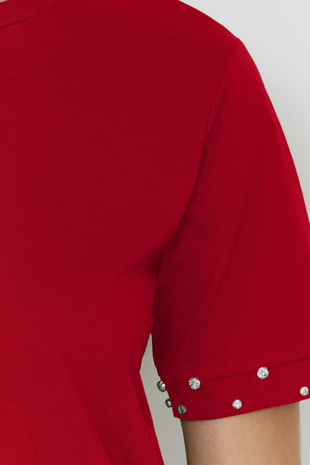 K?rm?z? Tas Aksesuar Detayl? Regular Kal?p Orme T-Shirt TWOSS24TS00070