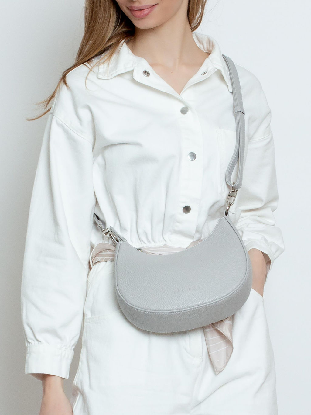 Женская кожаная сумка Richet 3167LN 334 Серый