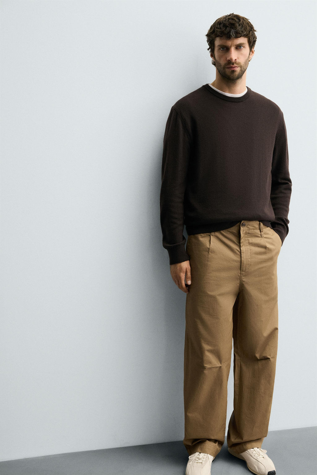 RELAXED FIT PLEATED CHINO TROUSERS - Zara фото 6