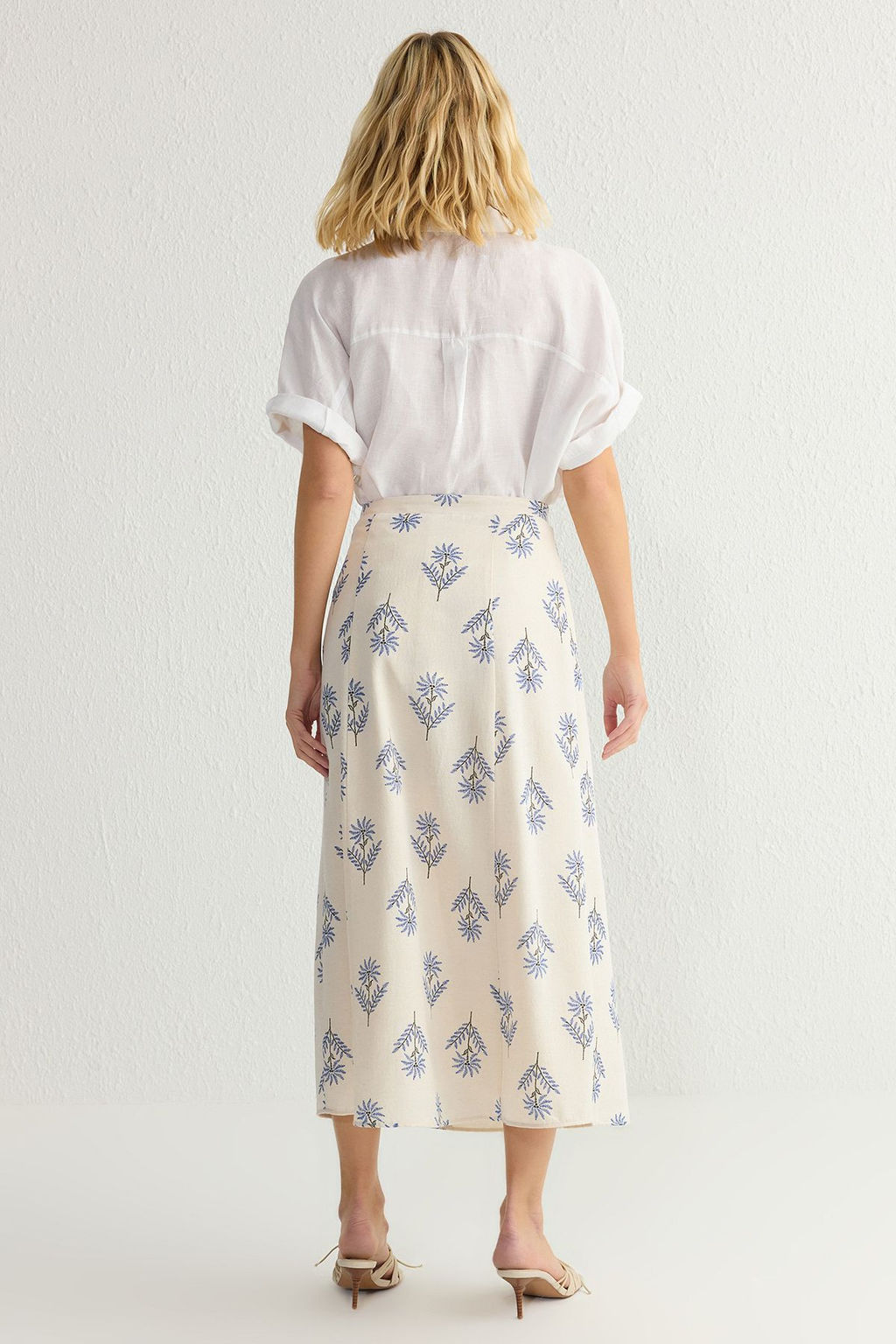 TRENDYOLMILLA Mavi Cicek Desenli A-Line Midi Boy Dokuma Keten Kar?s?ml? Etek TWOSS24ET00105 фото 13