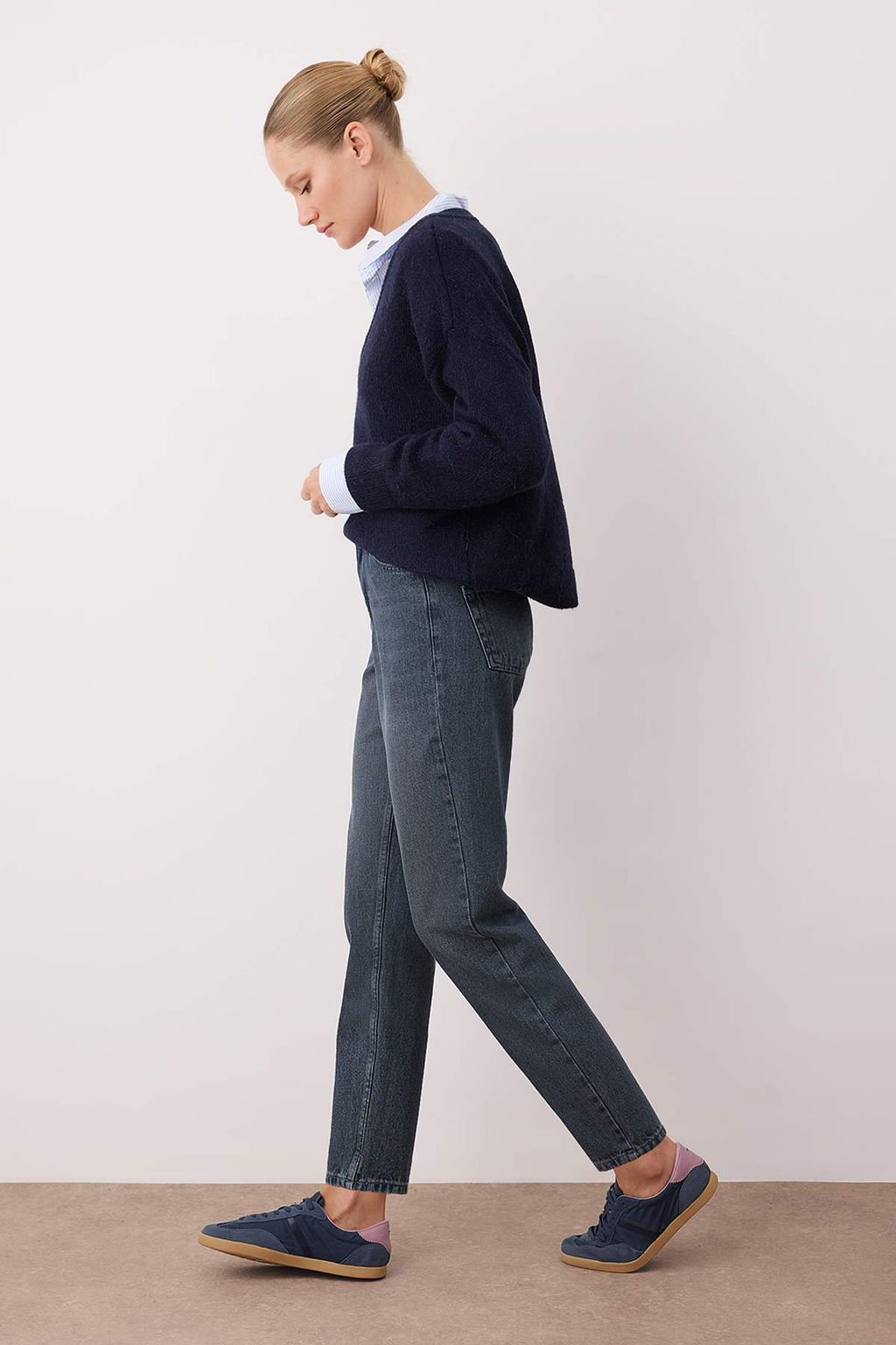 Mavi Yuksek Bel Yeni Mom Jeans TWOAW26JE00055 - Trendyolmilla фото 2