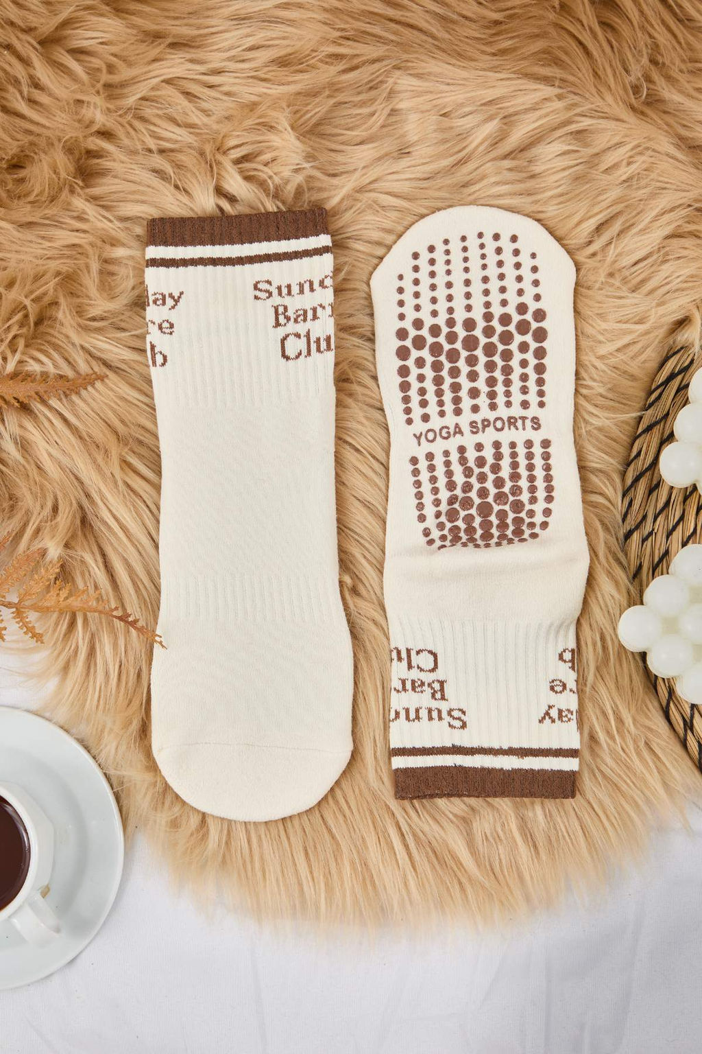 Ekru-K?rm?z? Pamuklu Kirazl? Kayd?rmaz Yoga/Pilates Orme Corap THMAW26CO00019 - Trendyolmilla фото 6