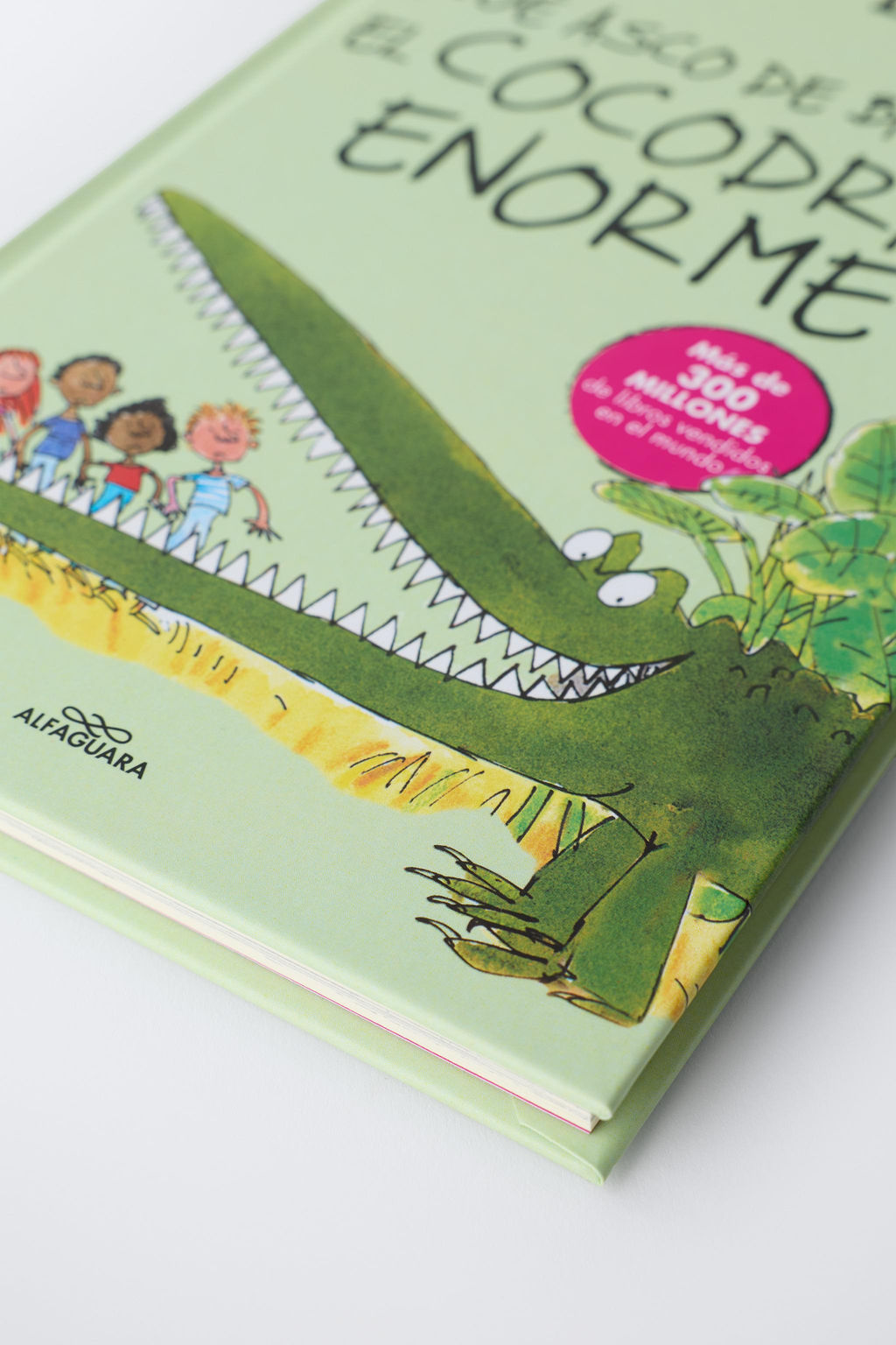 LIBRO INFANTIL _QU_ ASCO DE BICHOS! EL COCODRILO ENORME ROALD DAHL - Zara фото 2