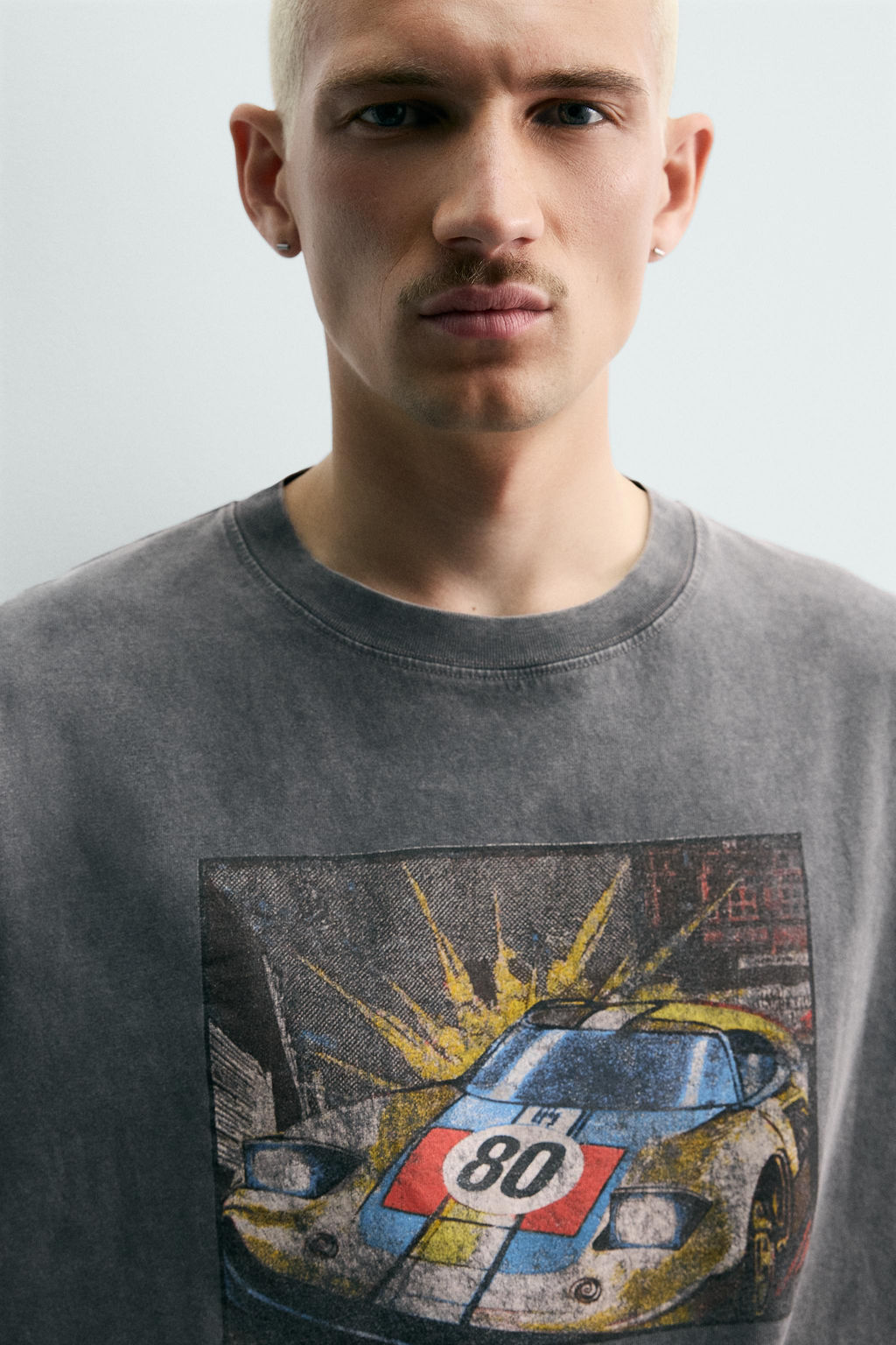 CAMISETA LAVADA ESTAMPADO C?MIC / Gris