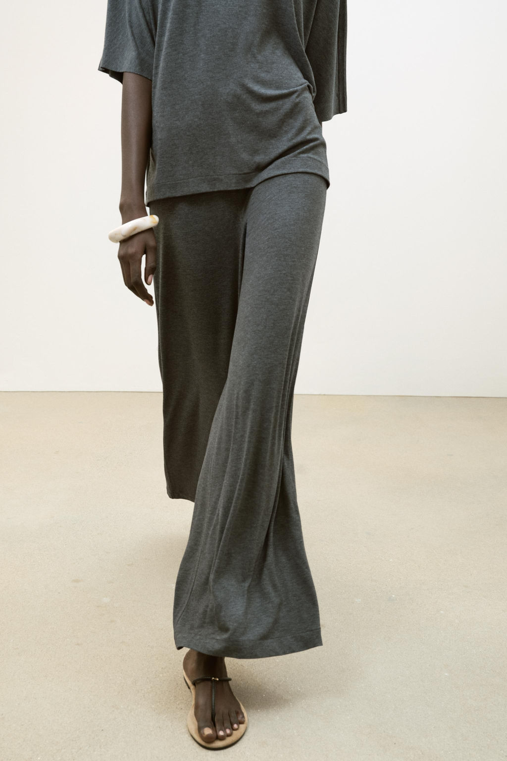 PANTAL?N PALAZZO FLUIDO / Gris medio - Zara фото 2