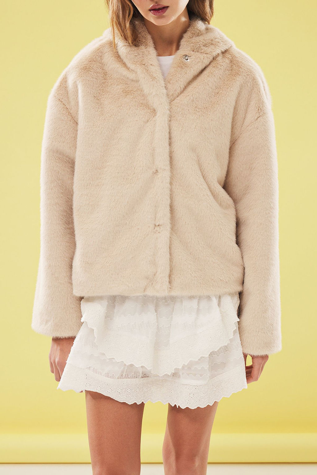 TRENDYOLMILLA Ekru Oversize Kapusonlu Kurk Mont TWOAW25MO00339  фото 3